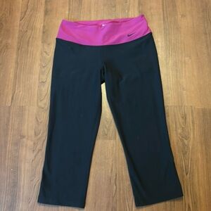 Nike Dri Fit Legend Capris